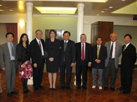 Dr. Christina Paxson (fourth from left), President, and Mr. Ronald D. Margolin (fourth from right), Vice President for International Advancement of Brown University, US visited CUHK on 29 November 2012.
